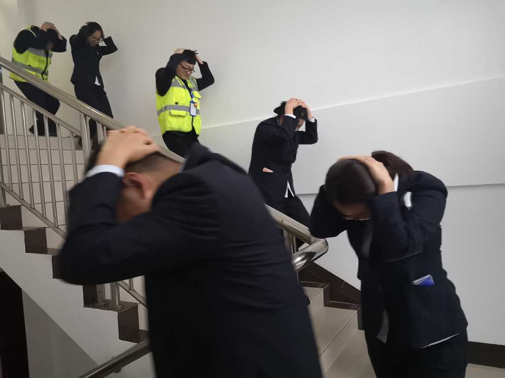 地震演练1.jpg