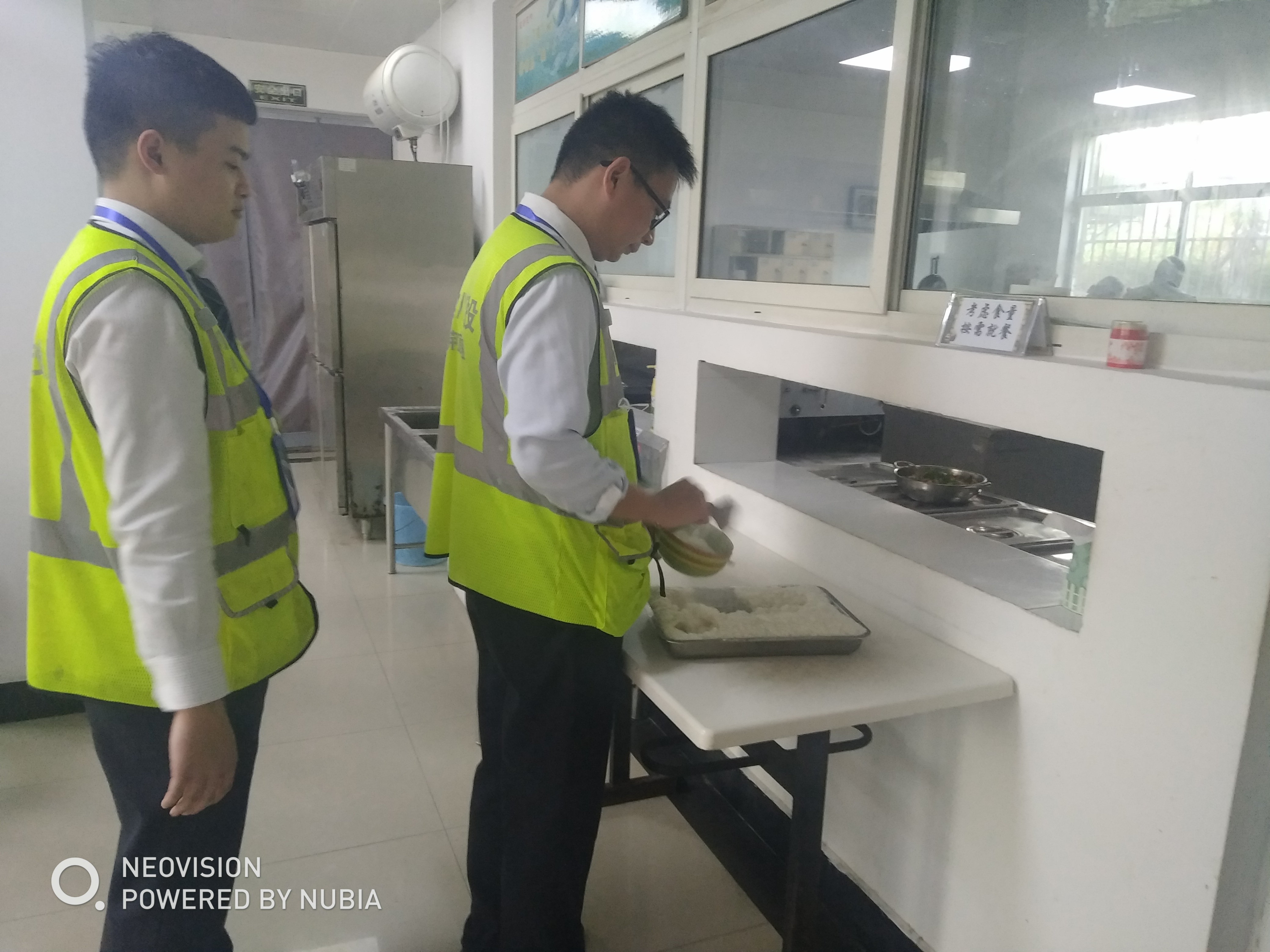 鸦鹊岭所建设节约型食堂1.jpg 鸦鹊岭所建设节约型食堂1.jpg