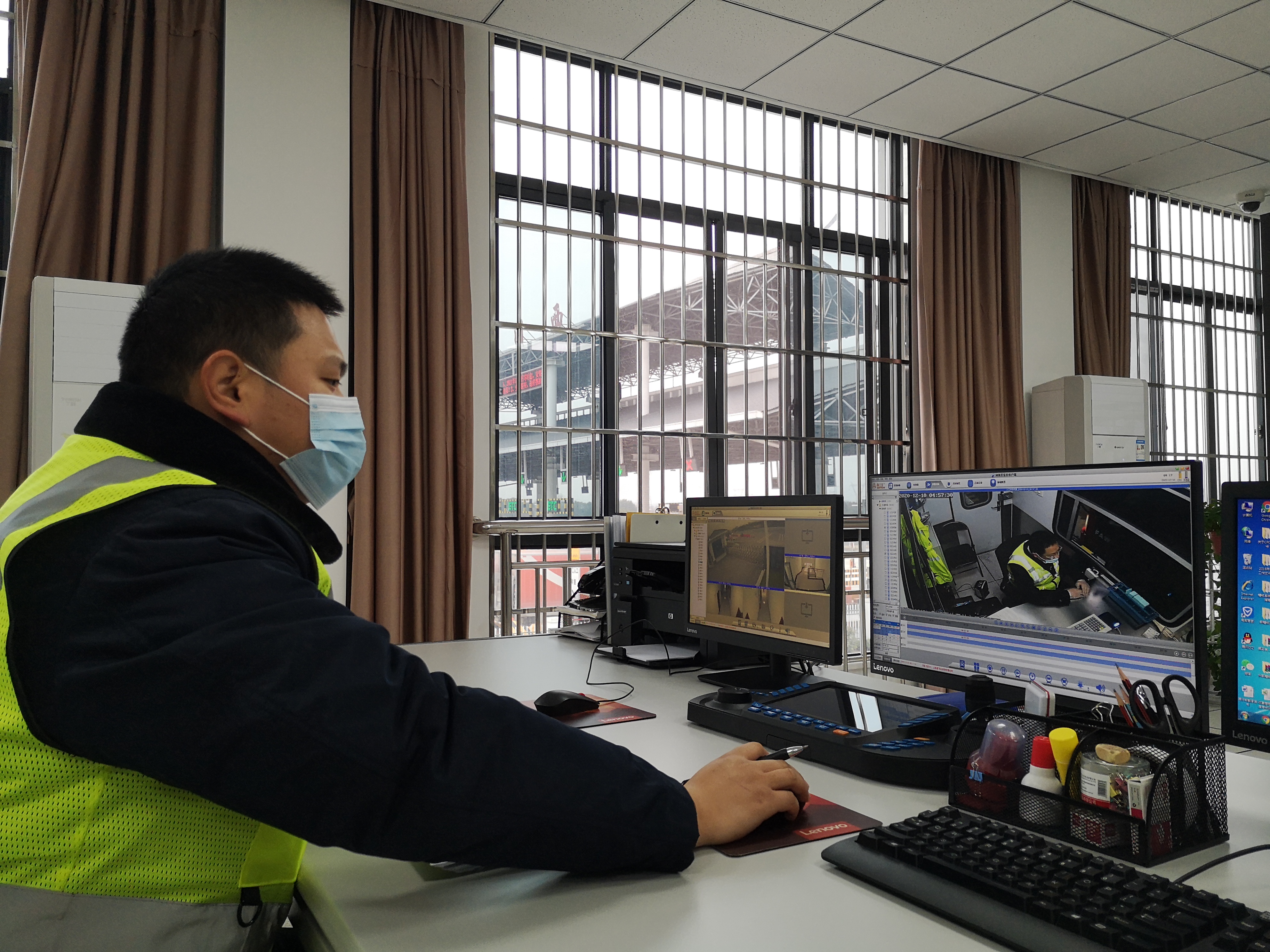稽查文明服务.jpg 稽查文明服务.jpg