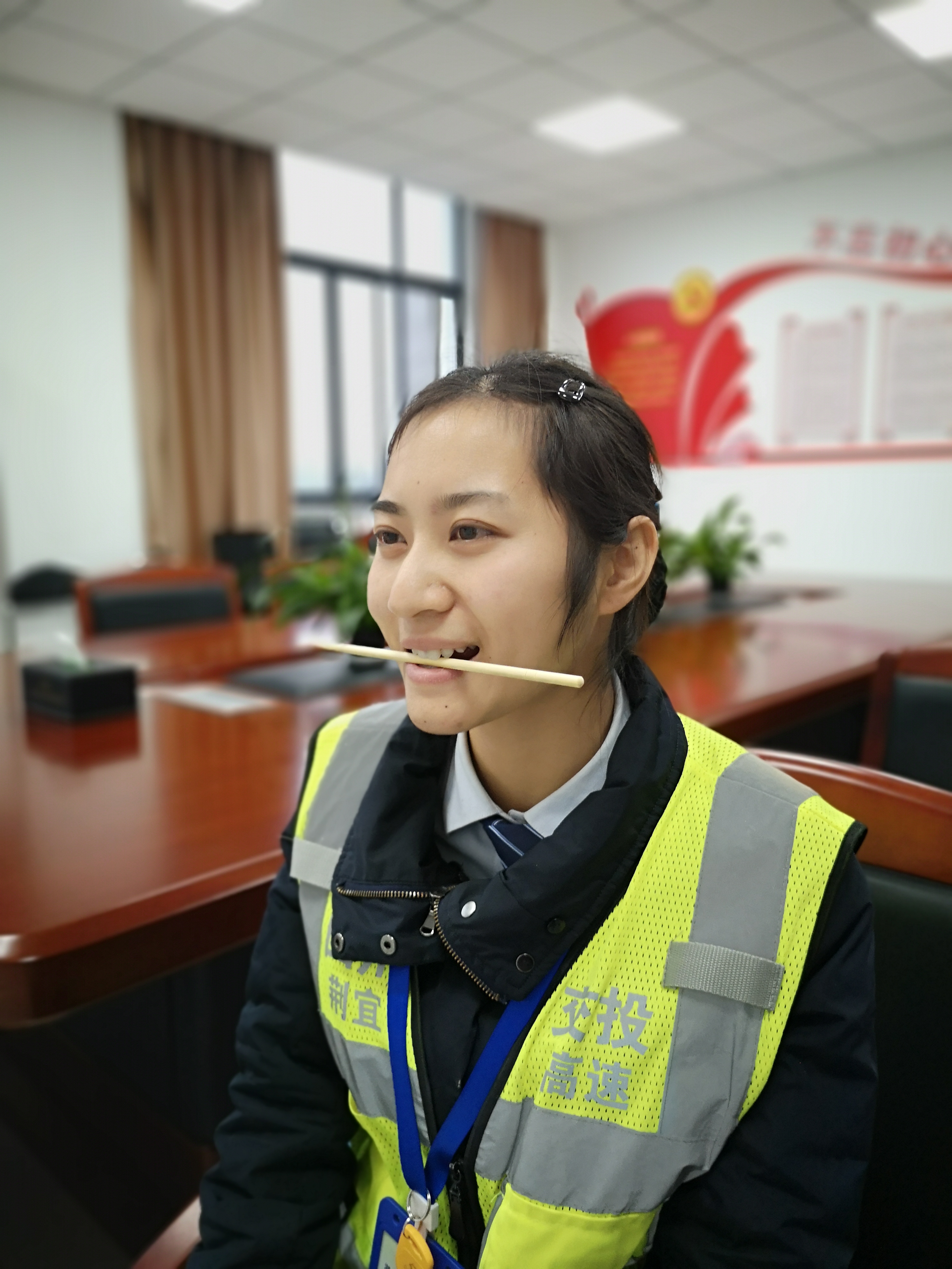 练习“筷子微笑法”.jpg 练习“筷子微笑法”.jpg