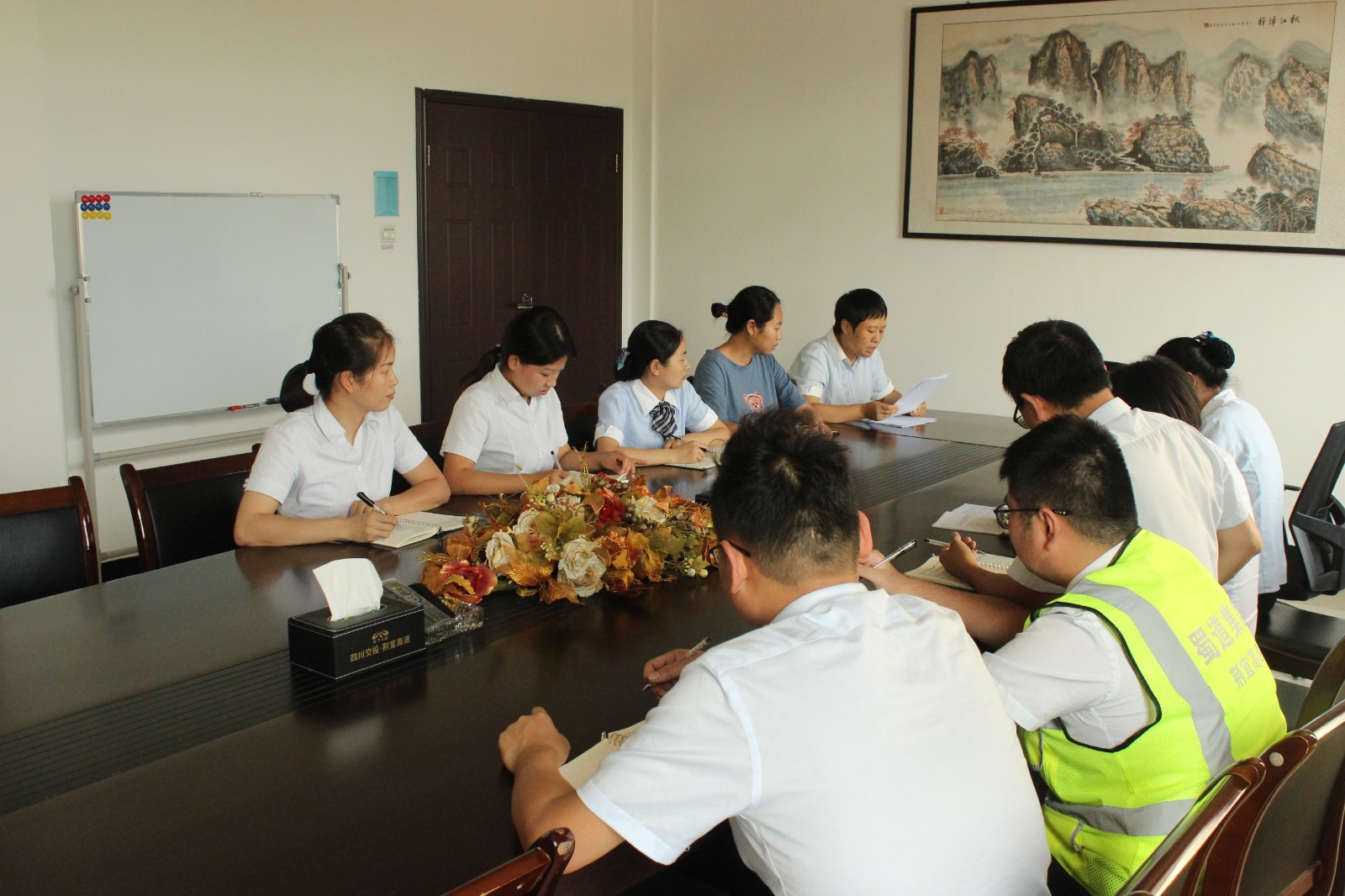 鸦鹊岭管理所防雷防汛安全教育.JPG 鸦鹊岭管理所防雷防汛安全教育.JPG