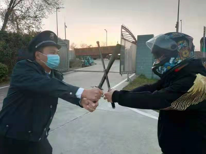 鸦鹊岭所开展防盗抢应急演练2.png 鸦鹊岭所开展防盗抢应急演练2.png