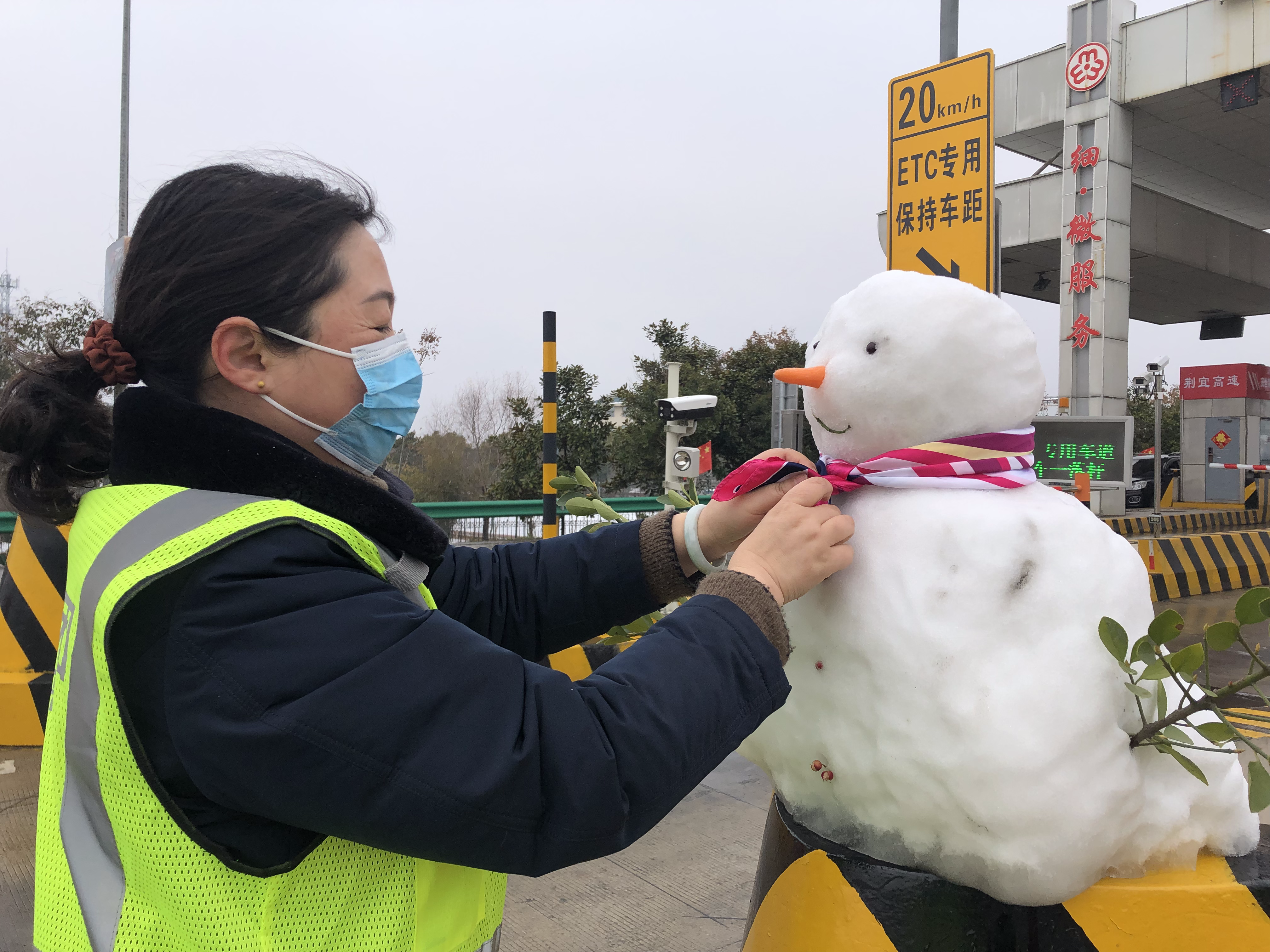 雪人系围巾_副本.png 雪人系围巾_副本.png