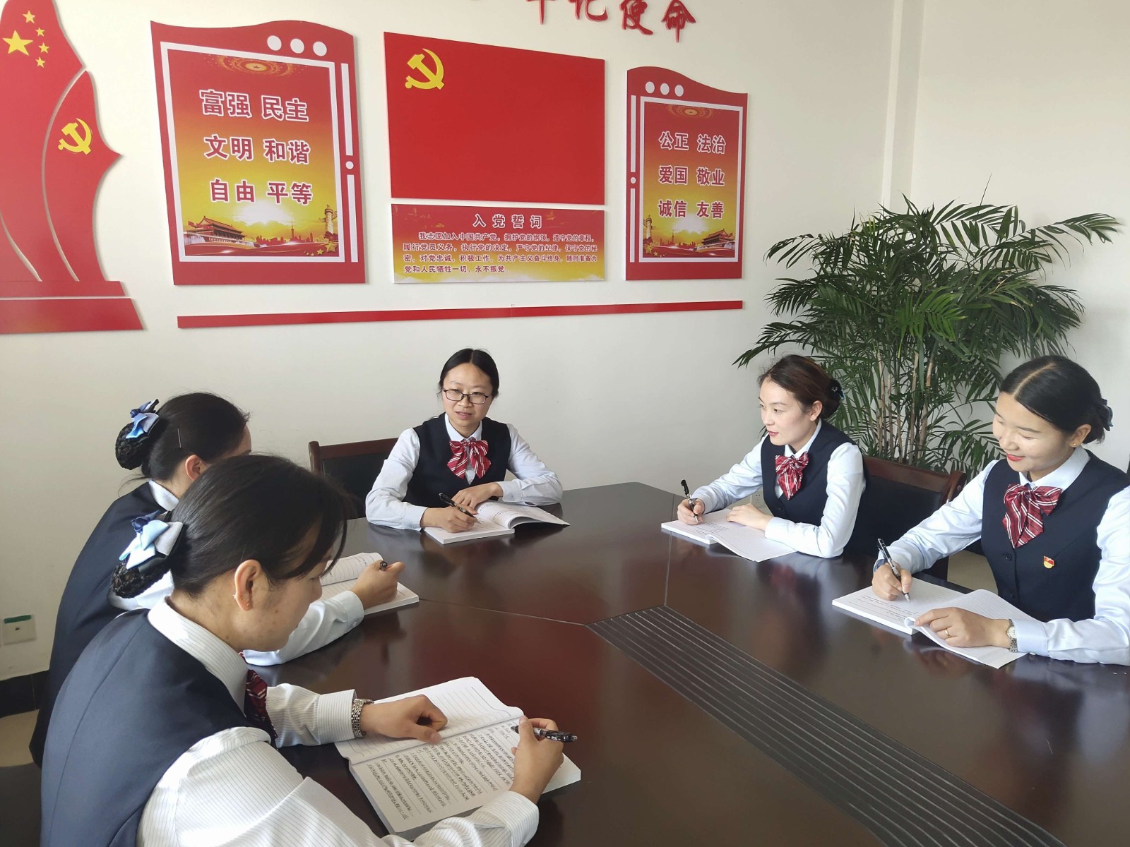 当阳东所掀起学习十九届六中全会精神热潮，真正把学习成果转化为干事创业的动力活力，高质量推进管理所各项