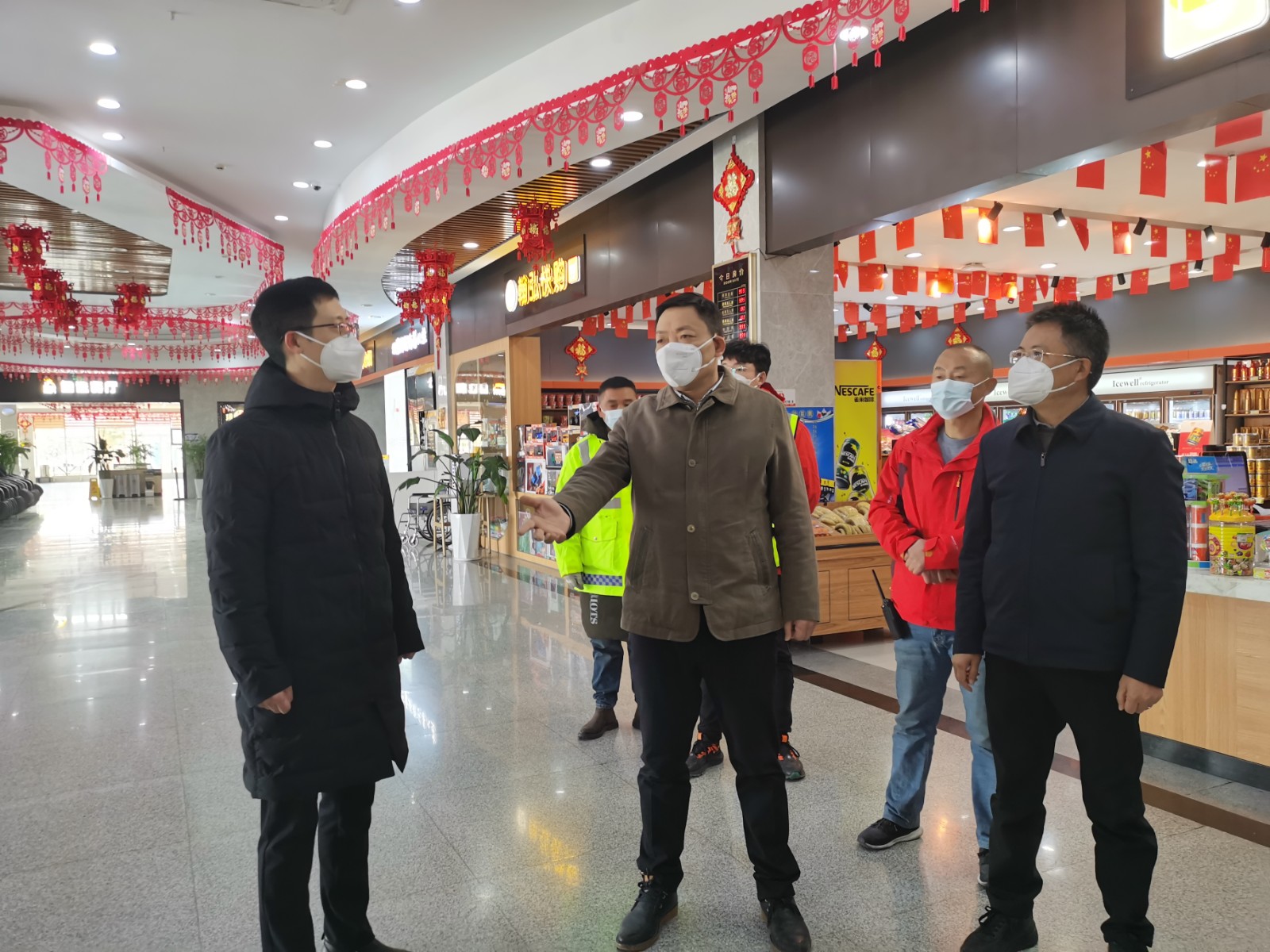 检查服务区经营管理情况.jpg 检查服务区经营管理情况.jpg
