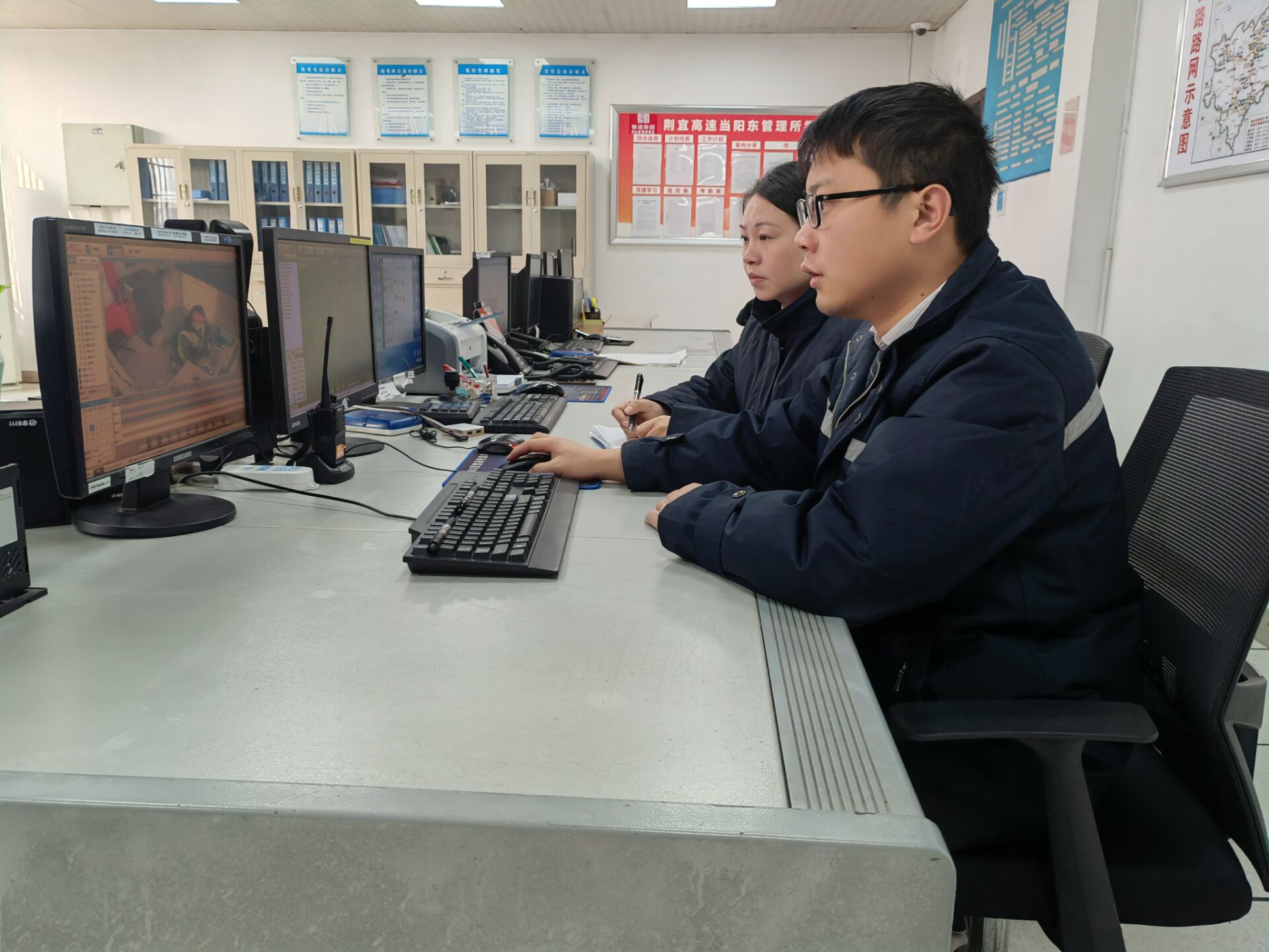 每日对收费人员文明服务落实情况进行稽查.jpg
