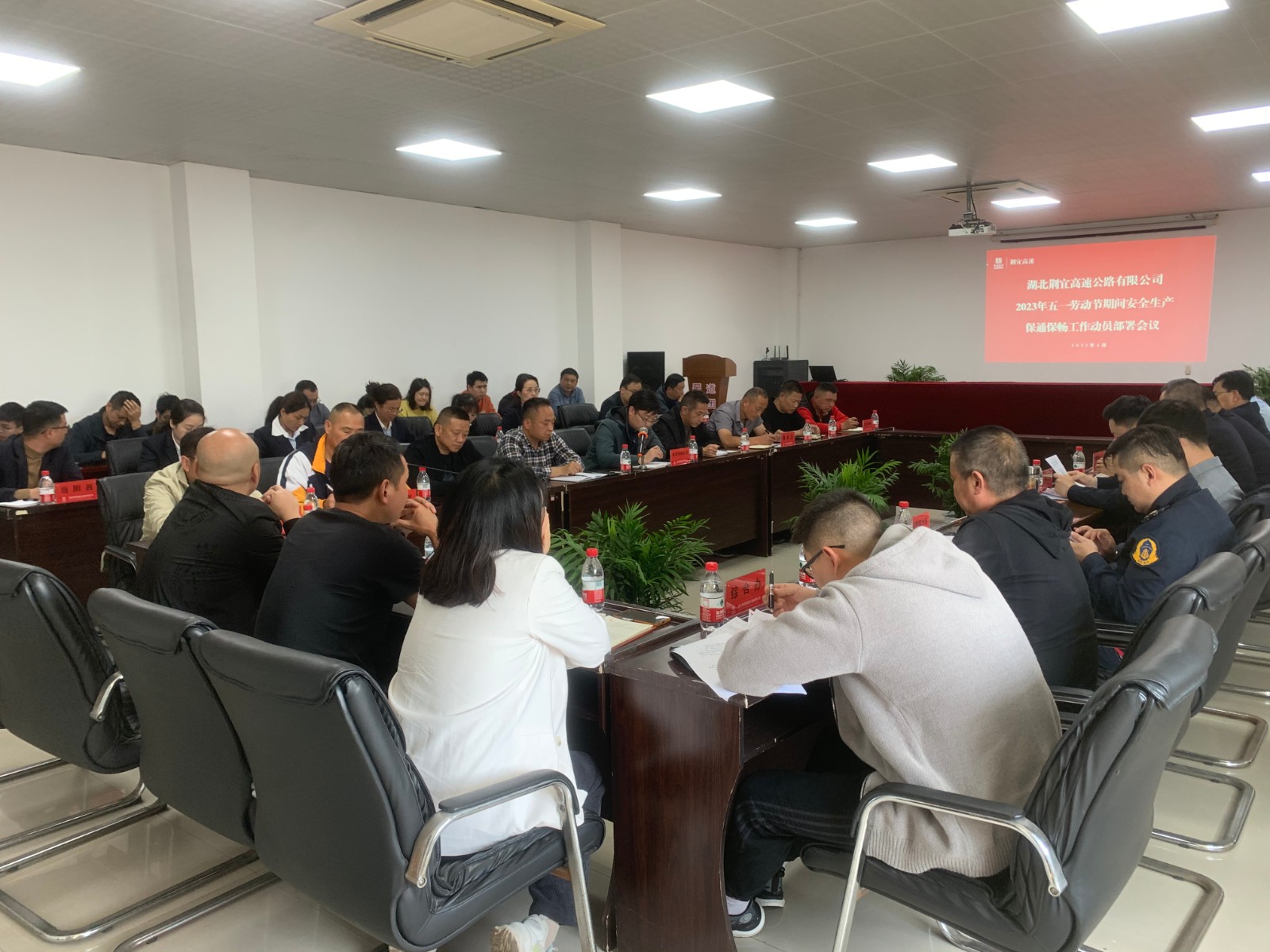 图2.jpg 图2.jpg