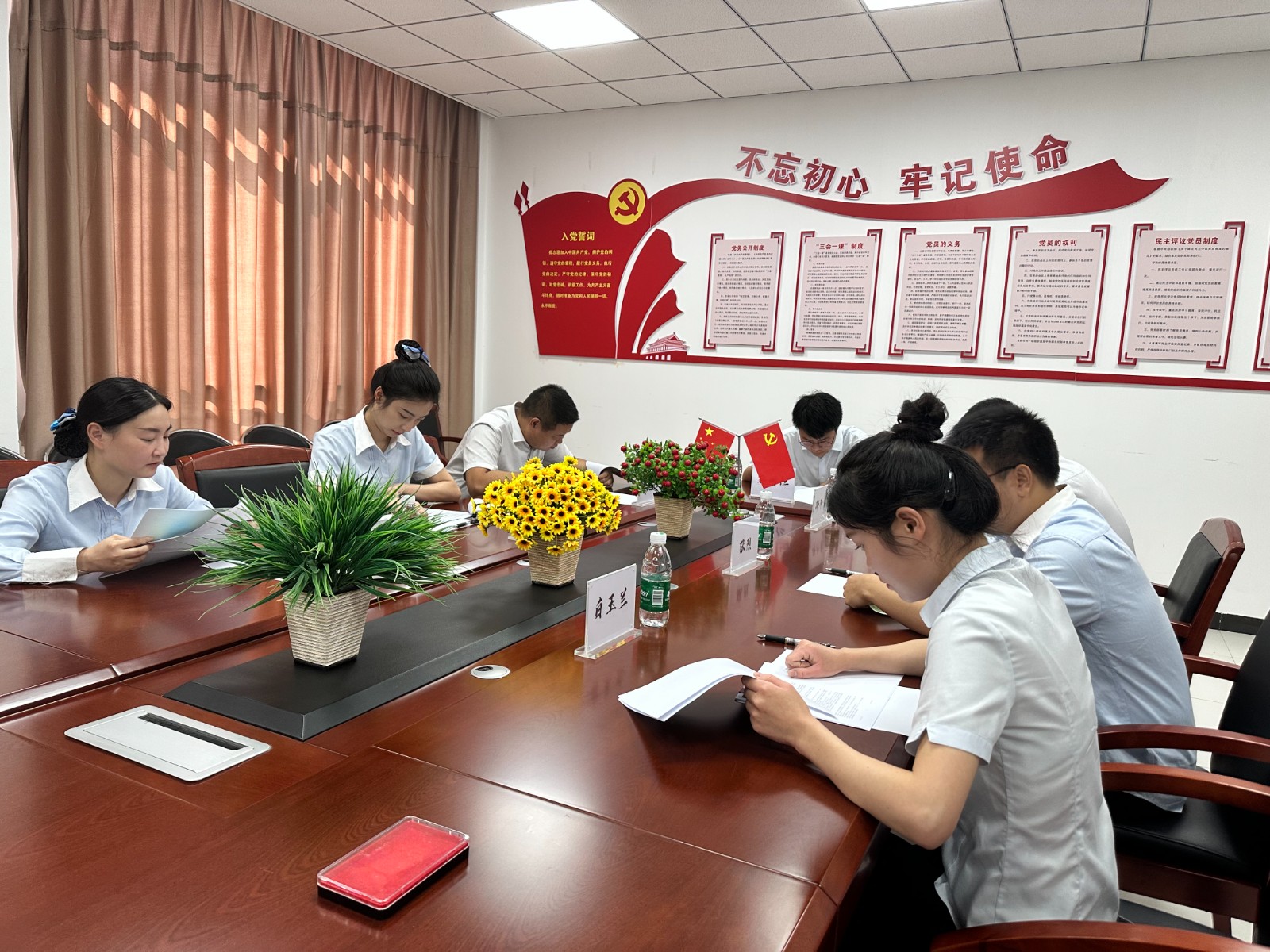 演绎红色剧本.jpg 演绎红色剧本.jpg
