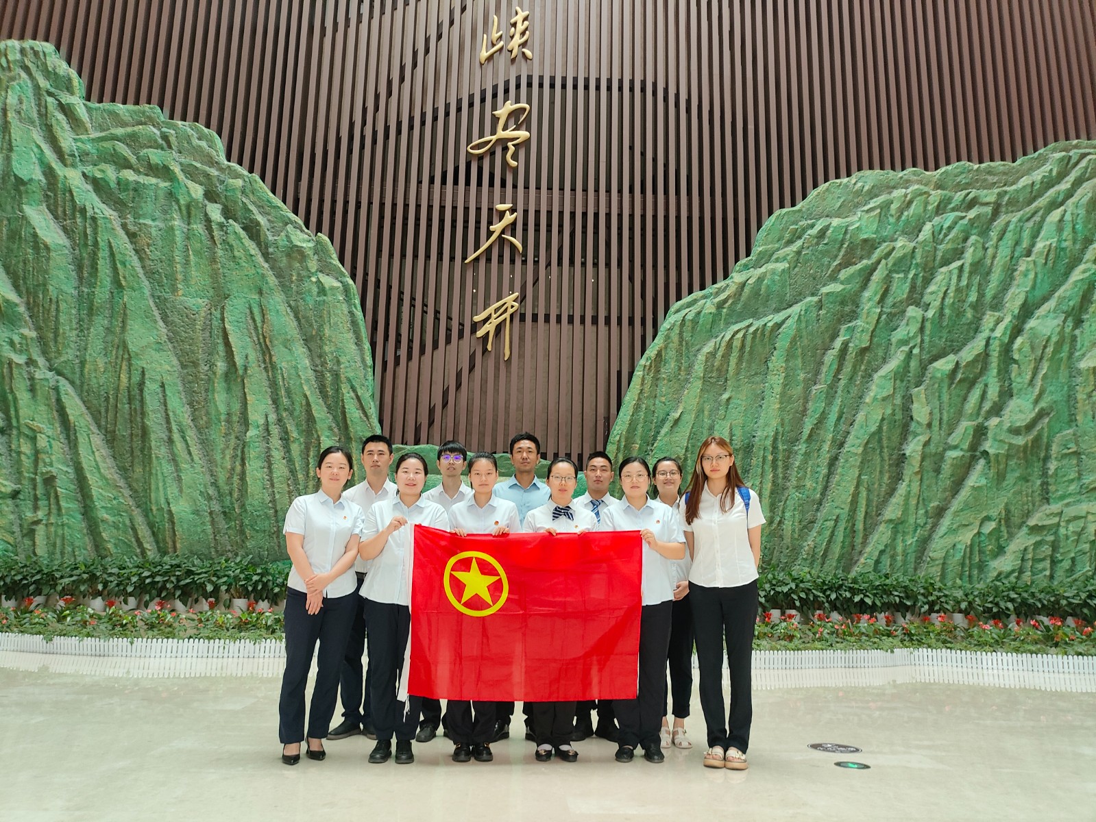 宜昌博物馆.jpg 宜昌博物馆.jpg