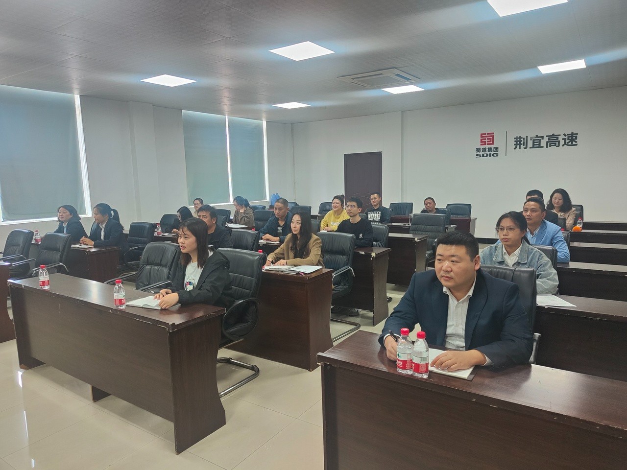 宣讲会.jpg