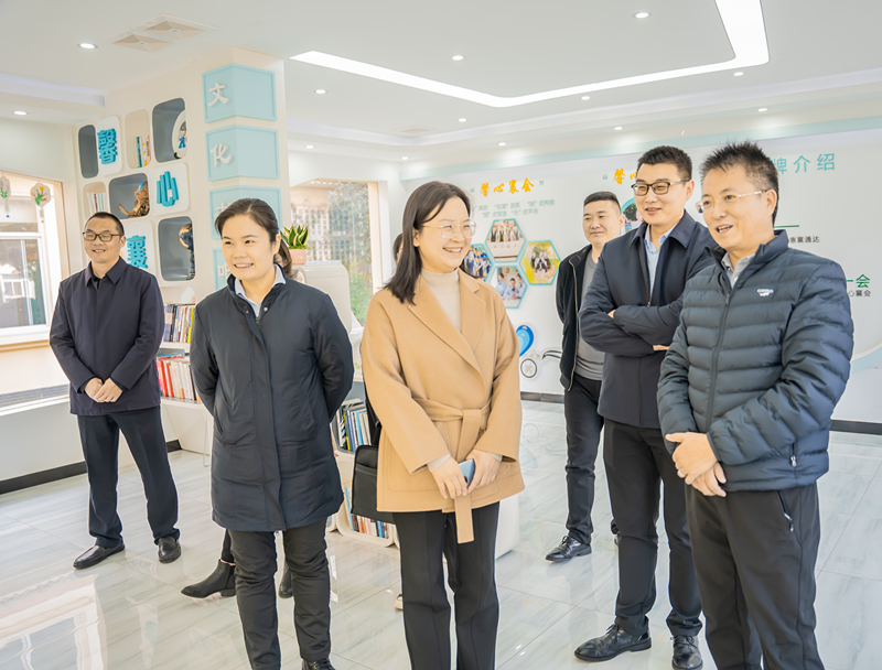 参观襄阳北文化书吧.png 参观襄阳北文化书吧.png