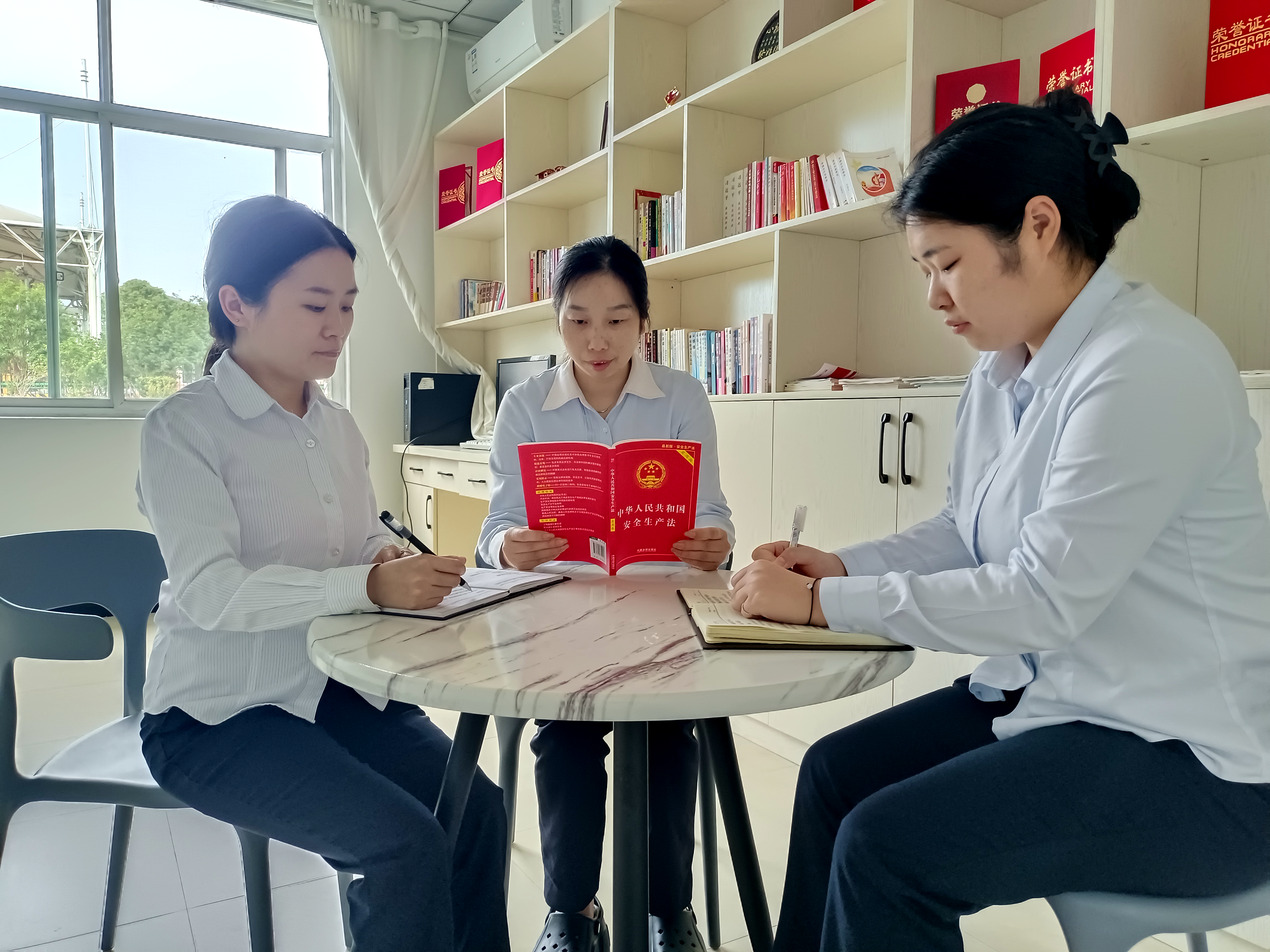 9.严抓细管,夯实安全根基1.png 9.严抓细管,夯实安全根基1.png