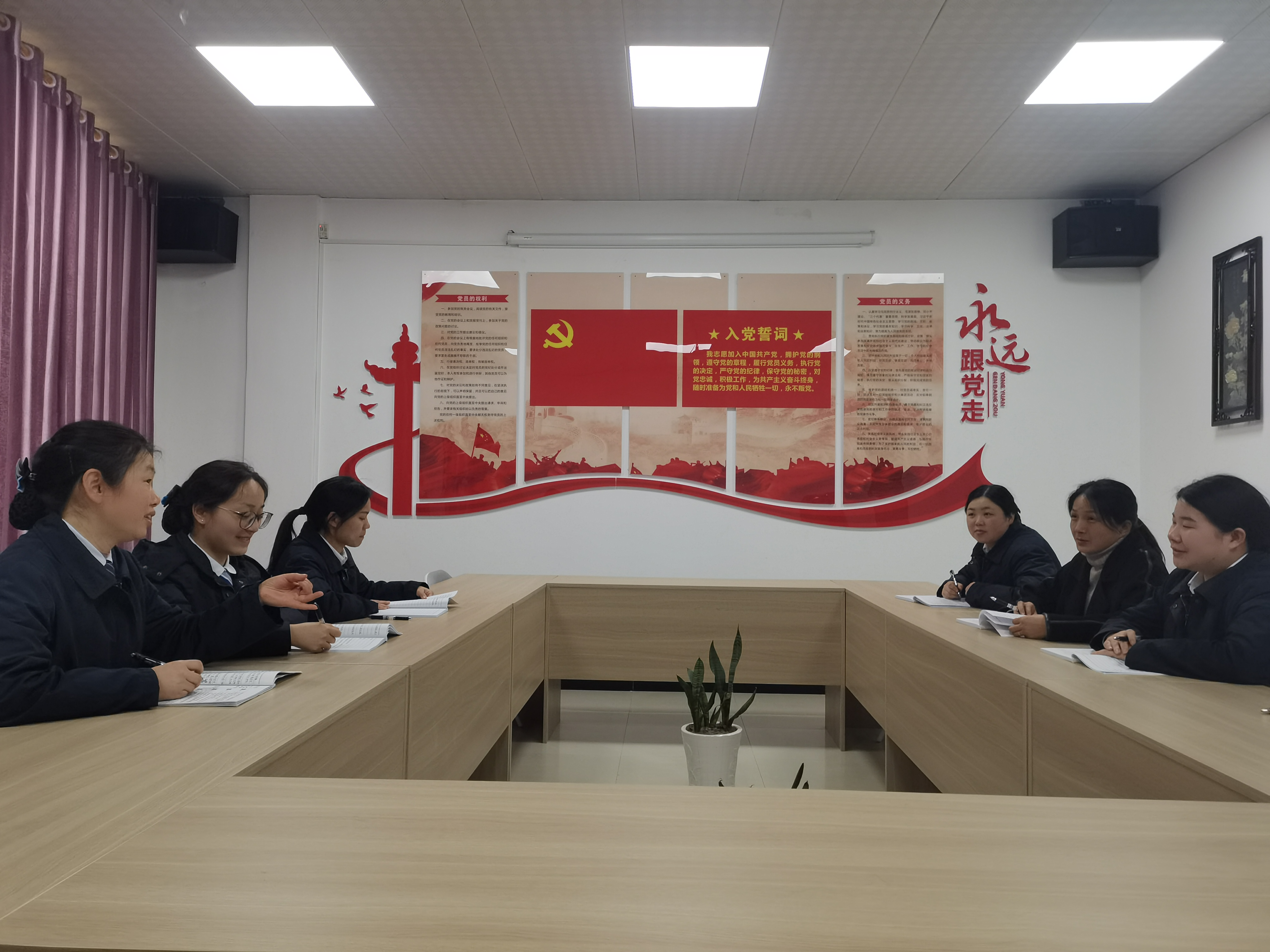 双莲召开班组专题会_副本.png 双莲召开班组专题会_副本.png