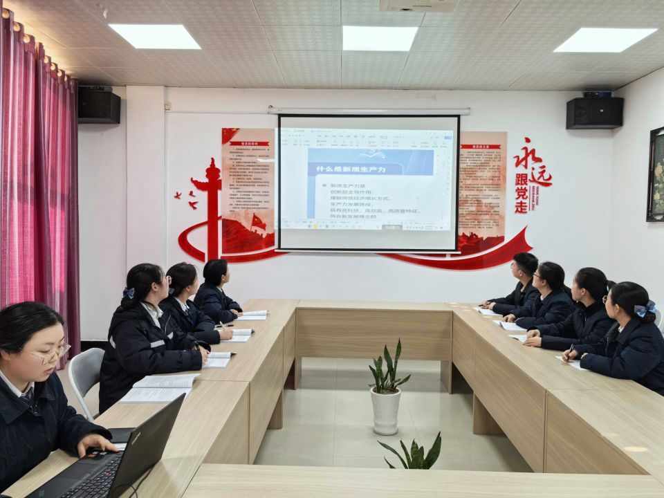 a6edeca46ca4185d517bfedd83247d9e.jpg a6edeca46ca4185d517bfedd83247d9e.jpg