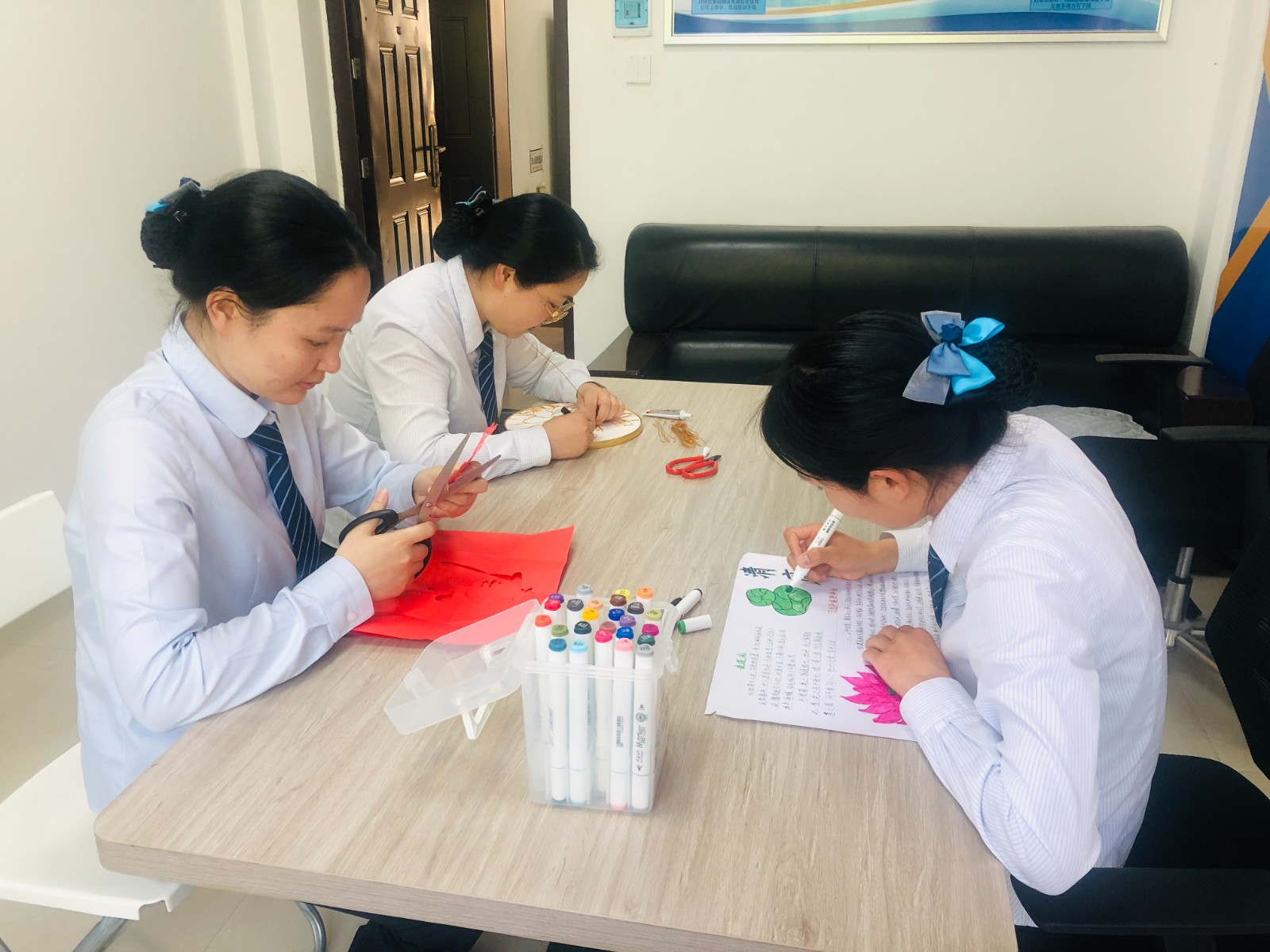 双莲管理所做廉洁手工.jpg