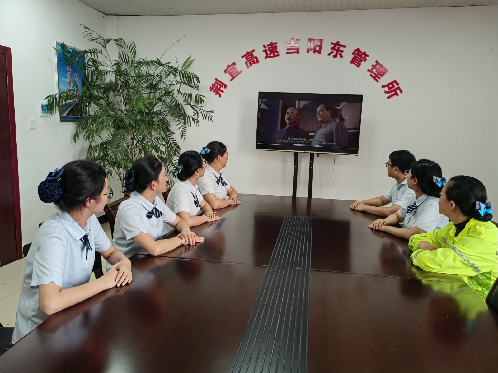 2.观影片.jpg 2.观影片.jpg