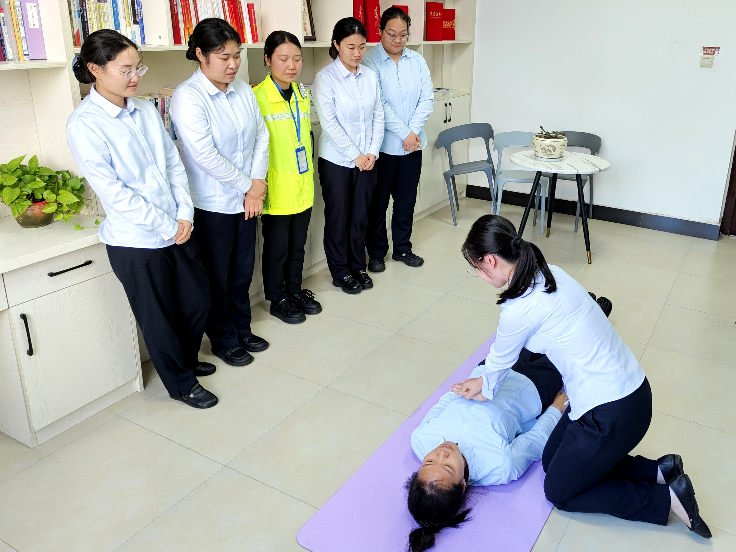 4.心肺复苏实操练习.png
