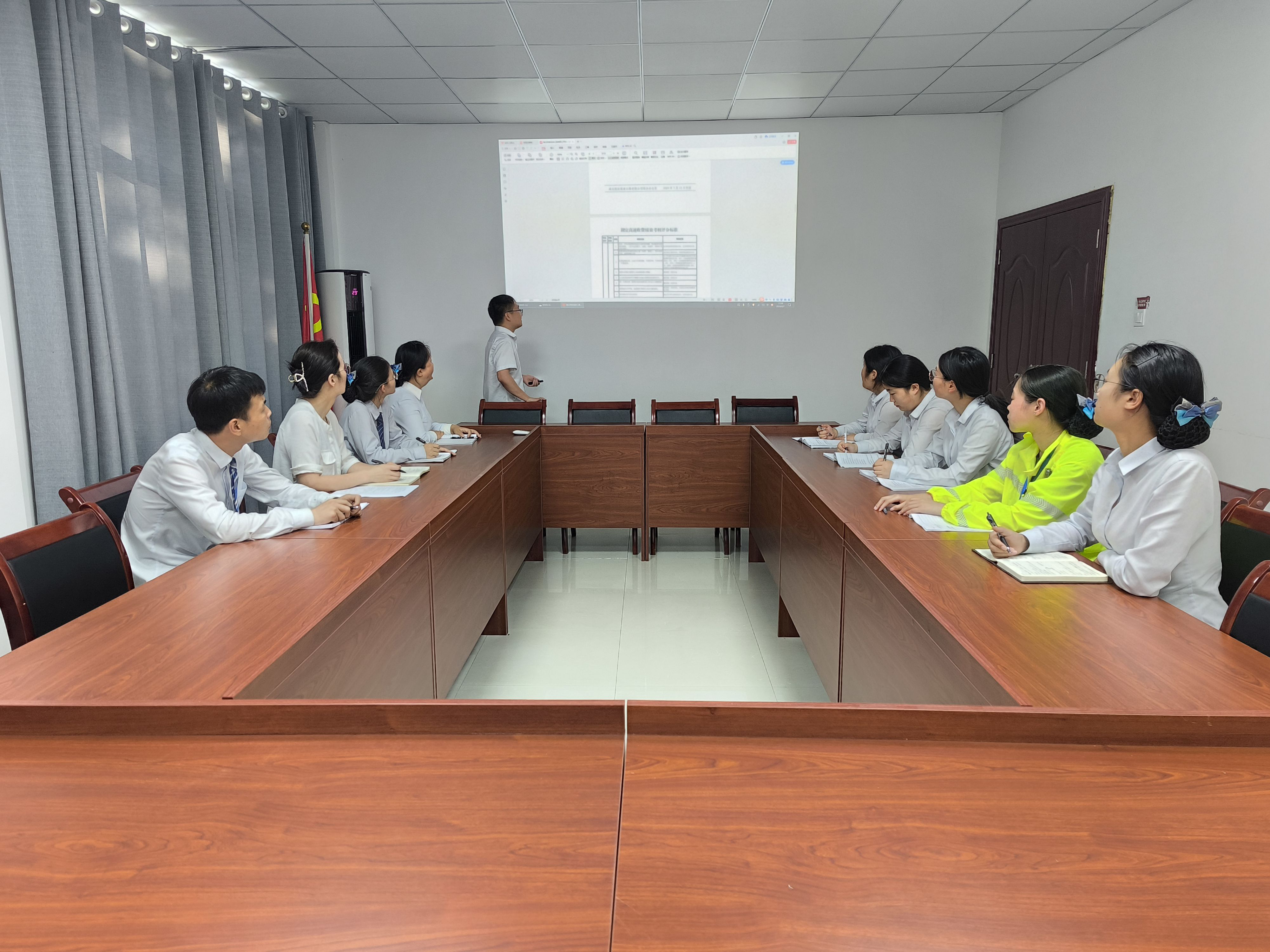 学习收费绩效考核制度.png 学习收费绩效考核制度.png