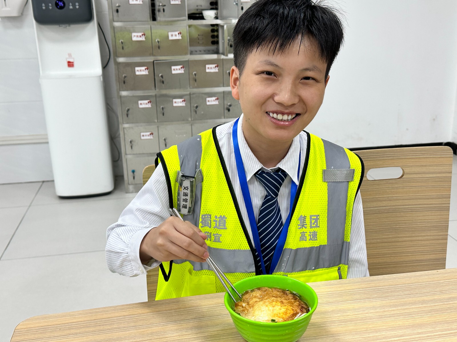 管理所别样的生日惊喜2.jpg