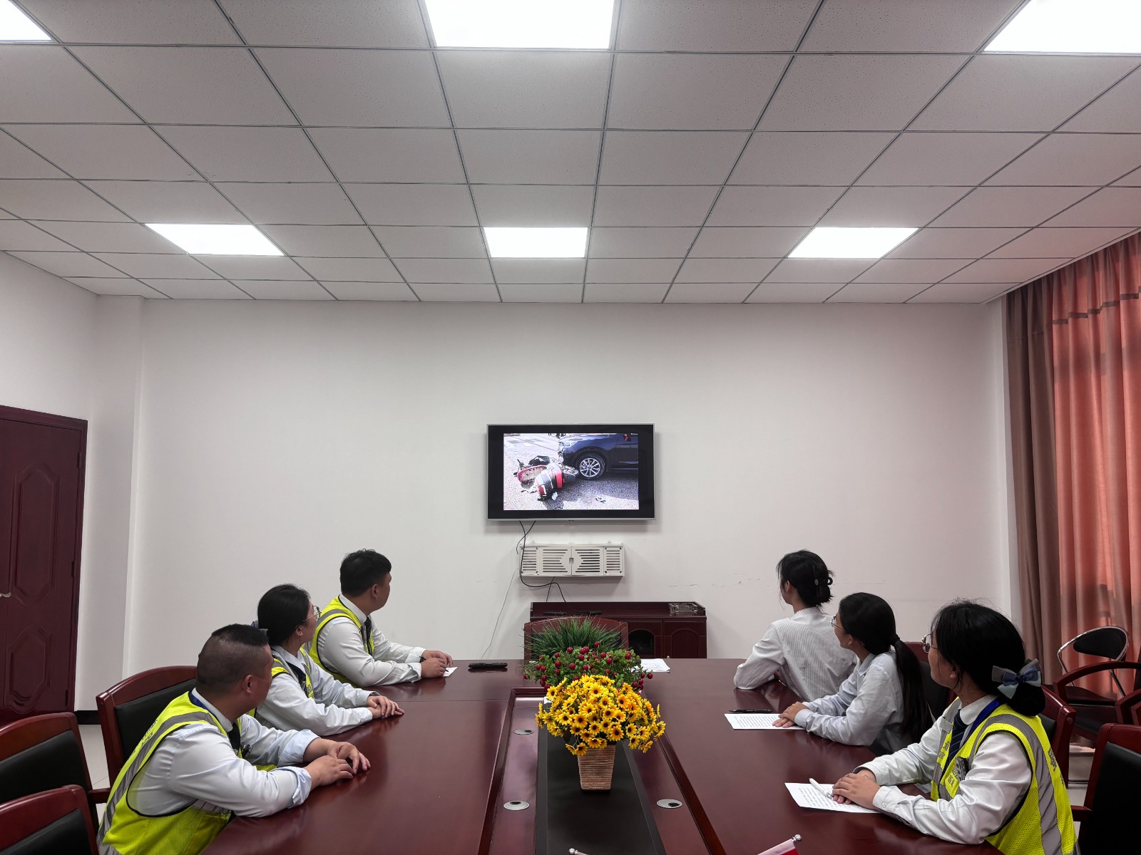 摩托车安全知识宣讲.jpg 摩托车安全知识宣讲.jpg