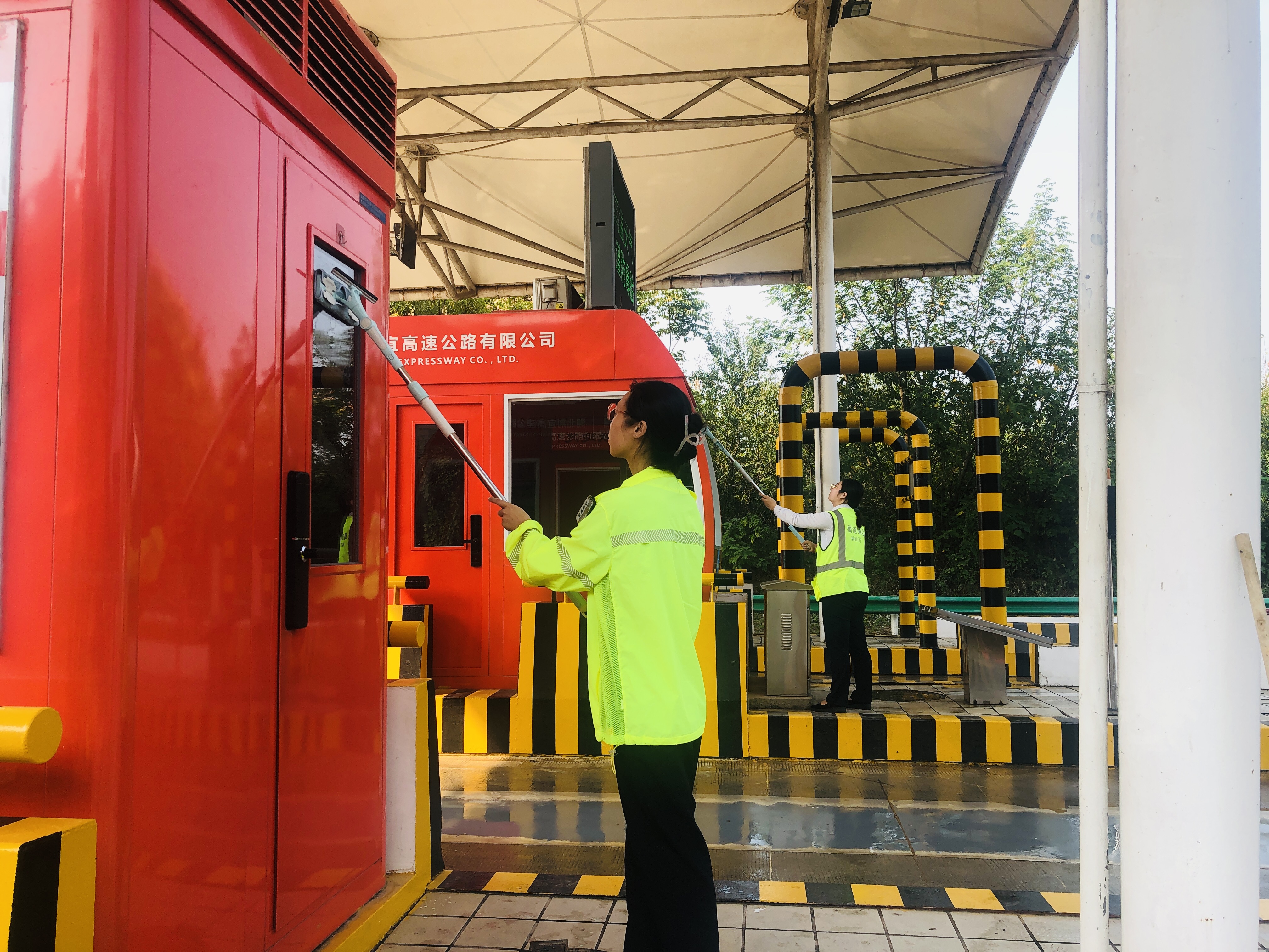 双莲所打扫收费现场卫生.png 双莲所打扫收费现场卫生.png