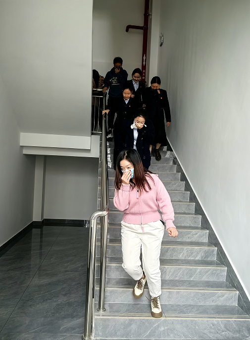 应急疏散演练.png 应急疏散演练.png