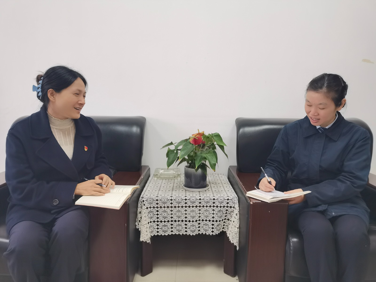 双莲所交心谈心.jpg 双莲所交心谈心.jpg