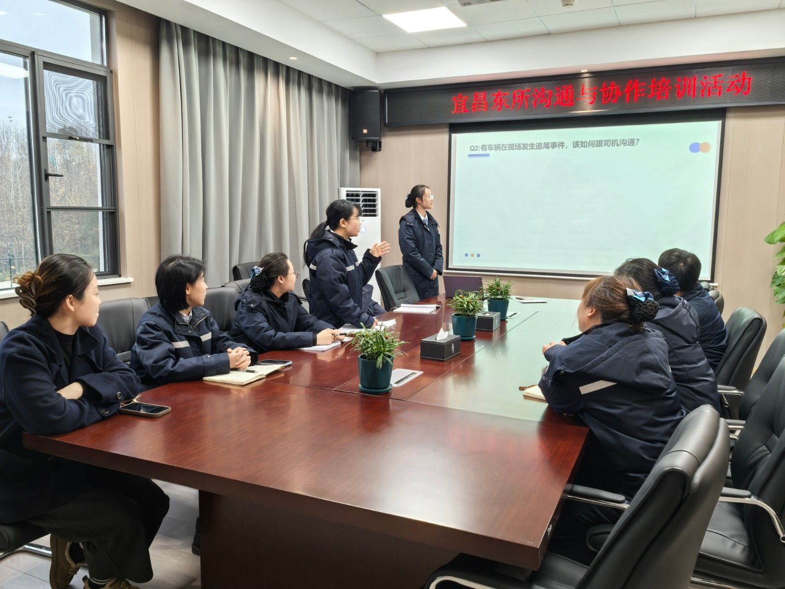 交流互动 (2).jpg 交流互动 (2).jpg