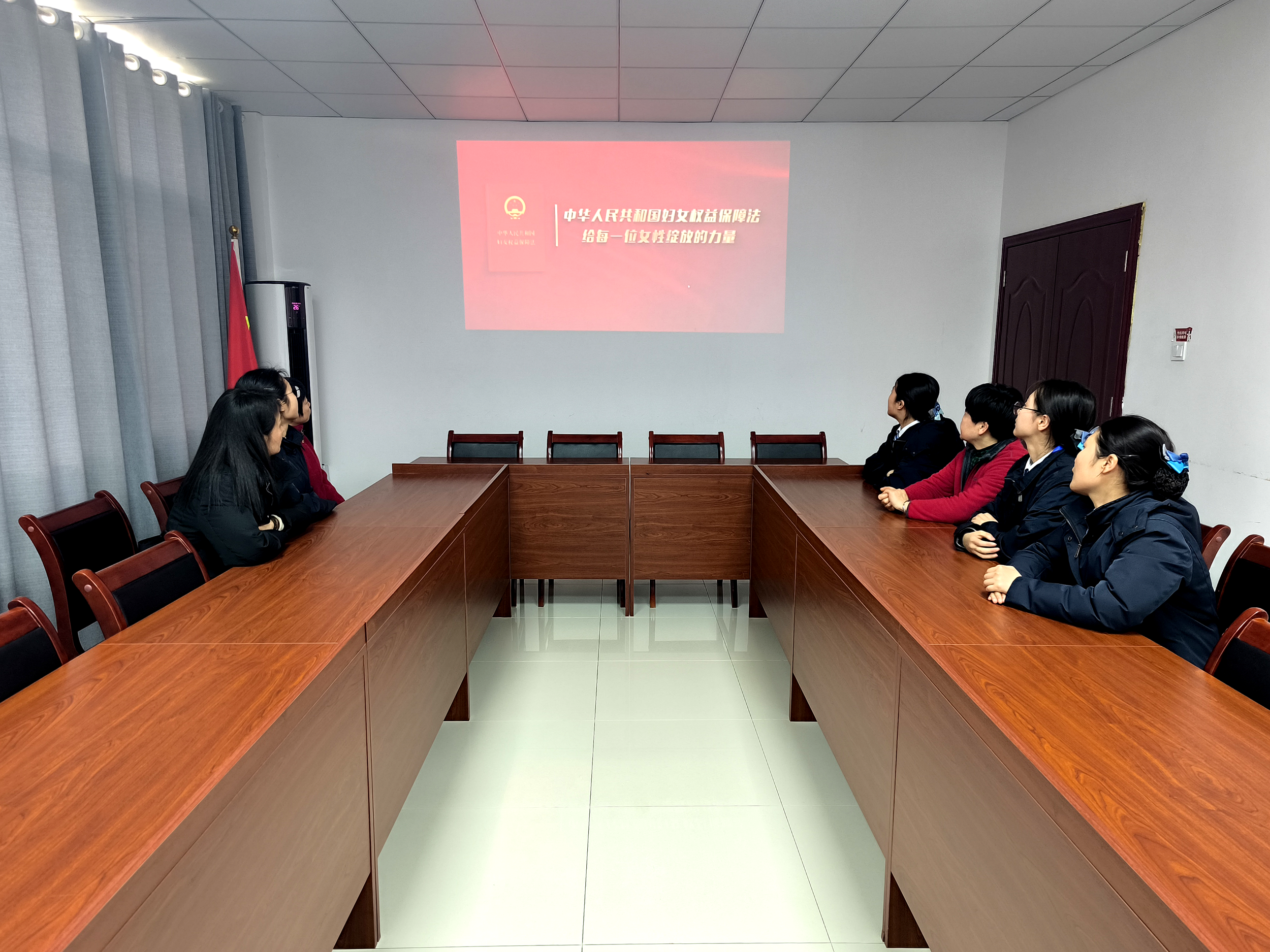 1.普法宣传_守护“她”权益.png 1.普法宣传_守护“她”权益.png