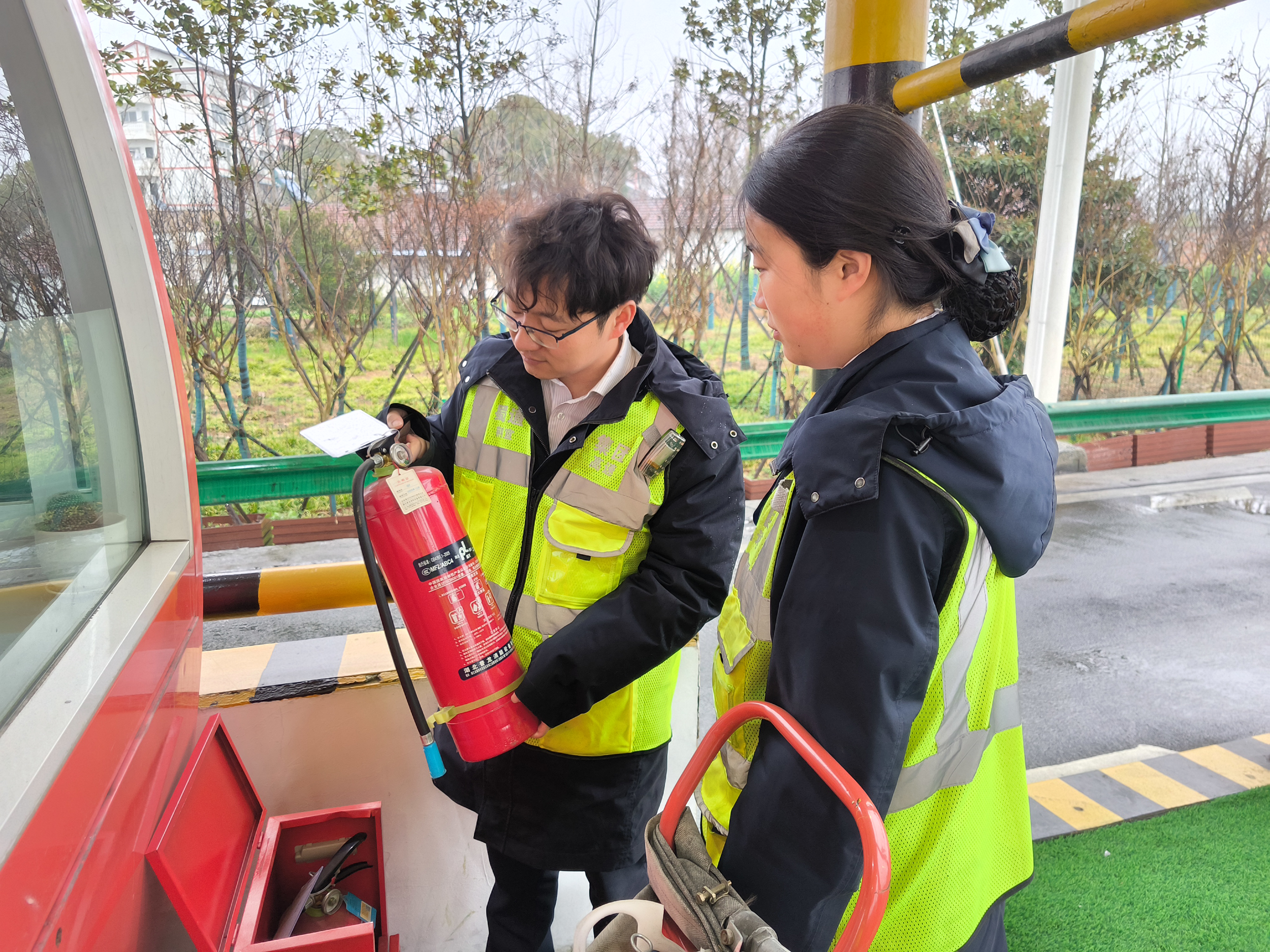 3.强化消防安全巡查.png 3.强化消防安全巡查.png