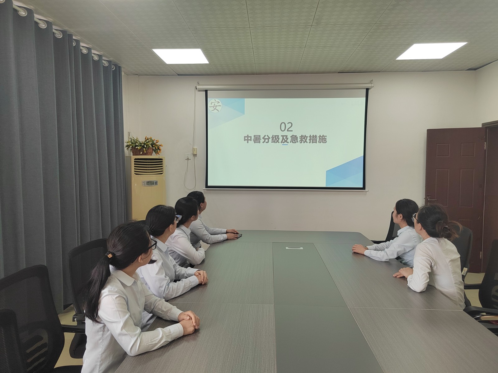 1加强防暑意识宣传.jpg
