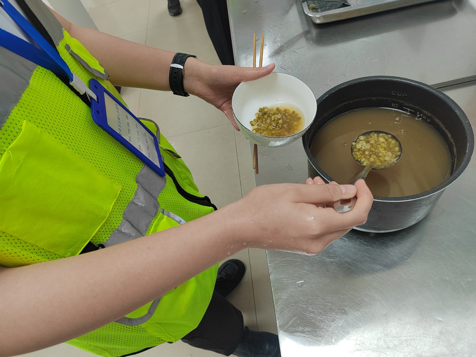3配备防暑降温物品.jpg